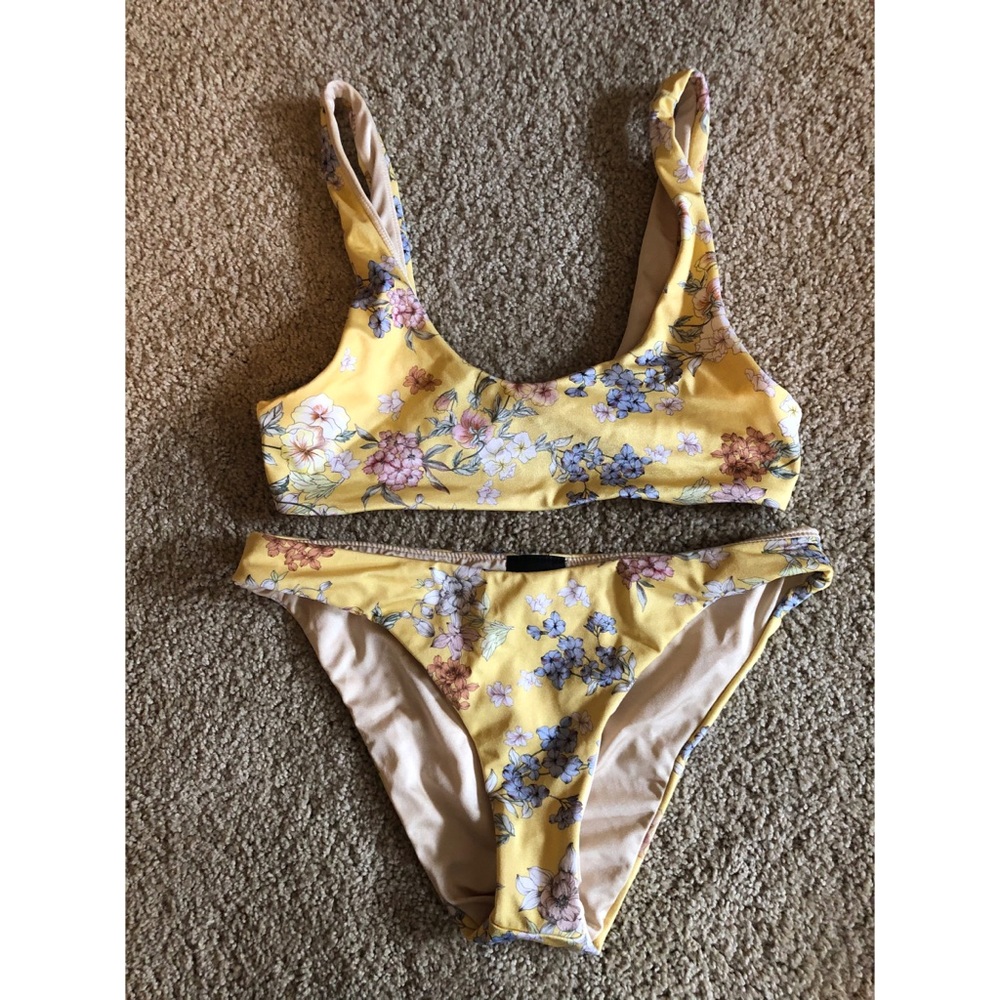 SOLD‼️‼️ LA Hearts Yellow Floral Bikini Set